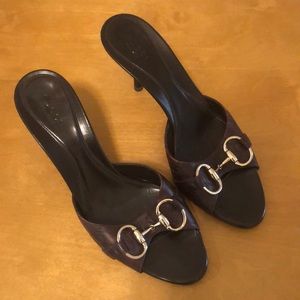 Vintage Gucci GG monogrammed leather pump